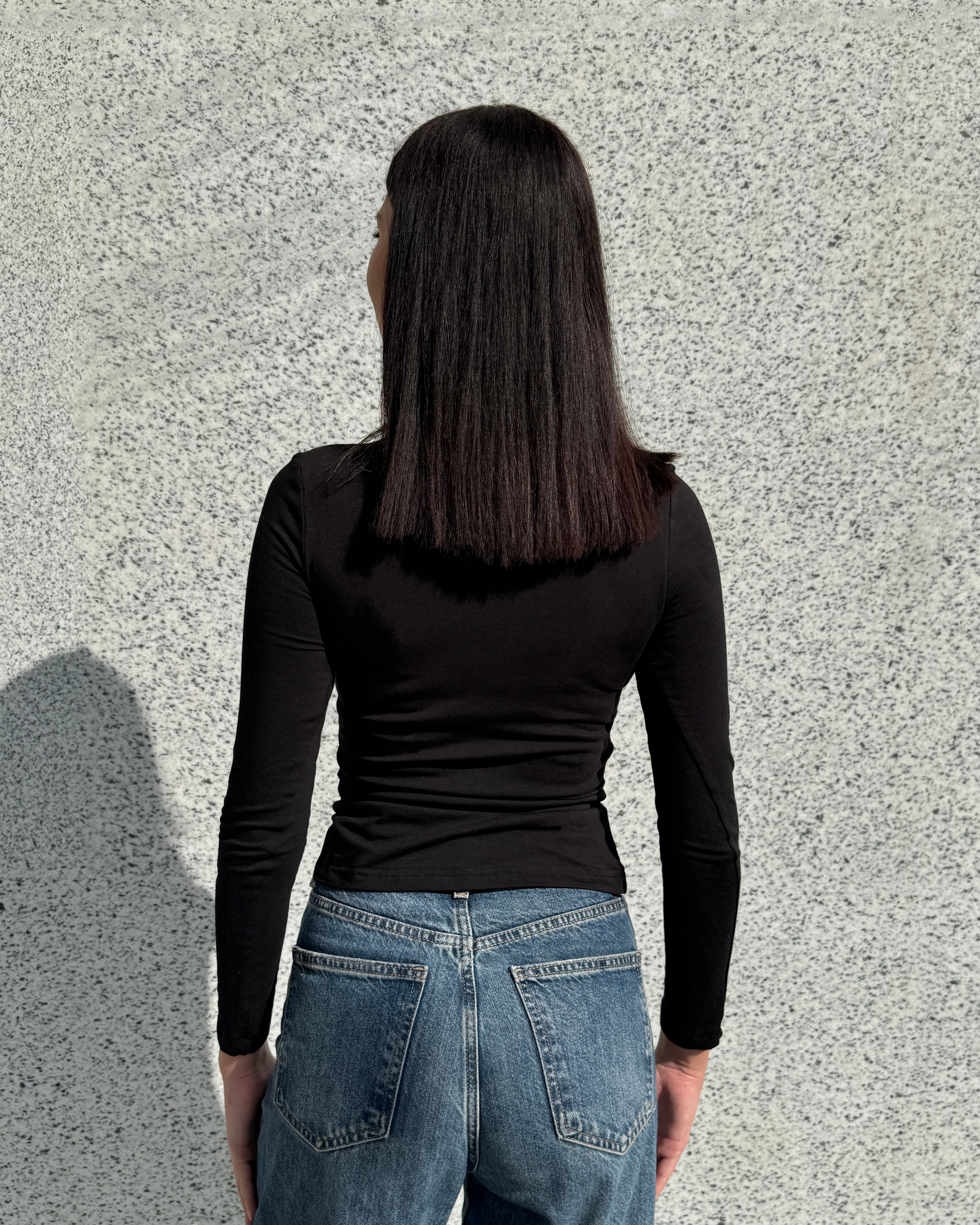 Black Long-Sleeve Basic Top