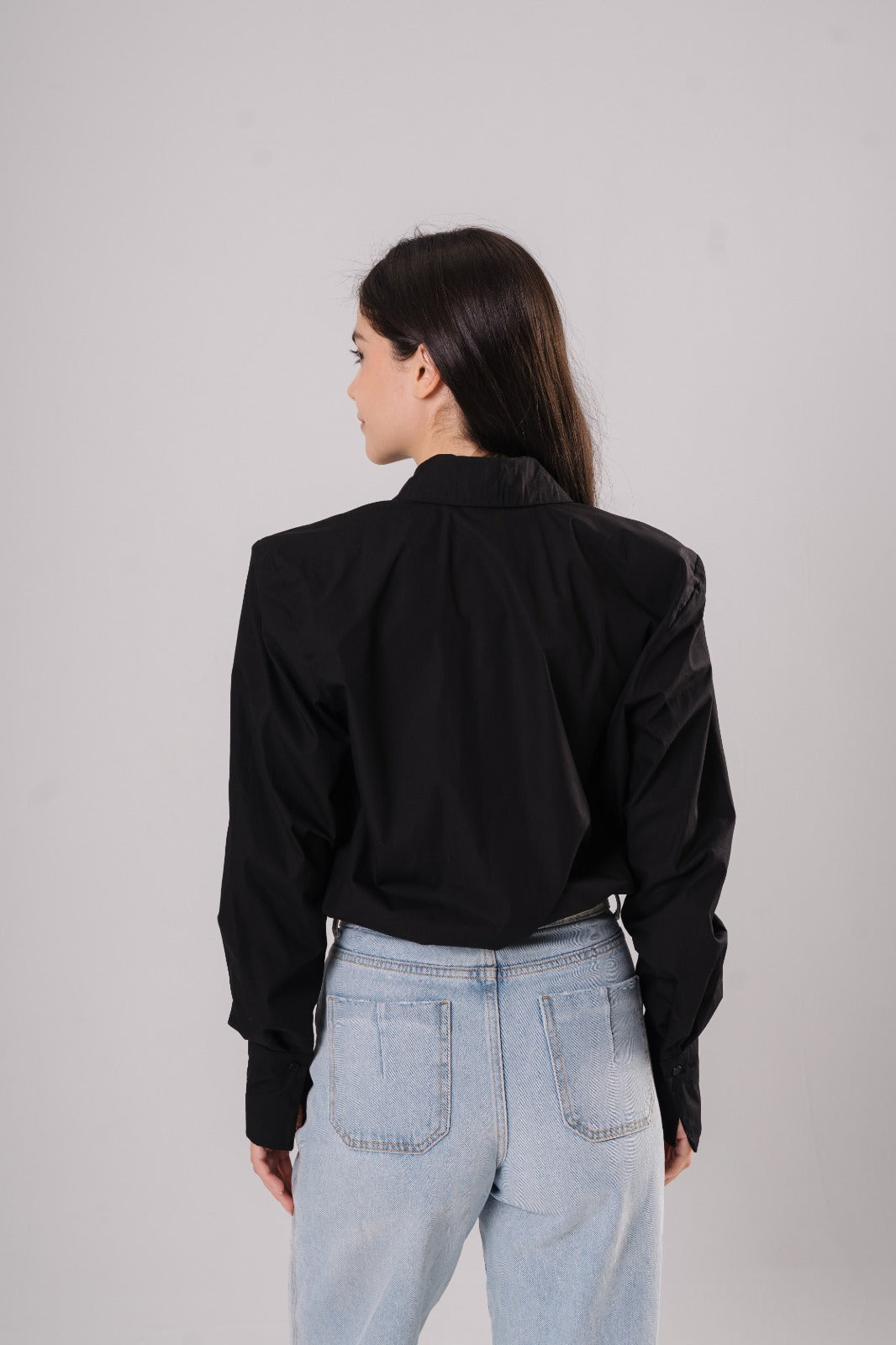 Black cropped shirt with Shoulder Pads