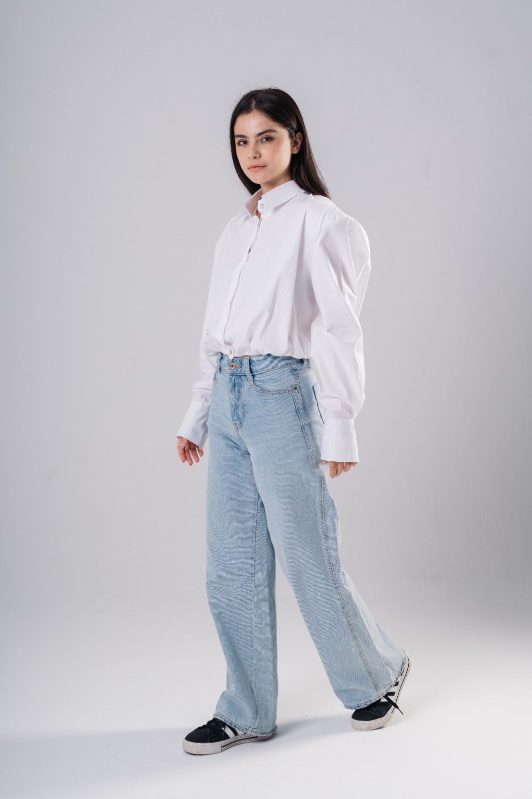 White cropped shirt with Shoulder Pads